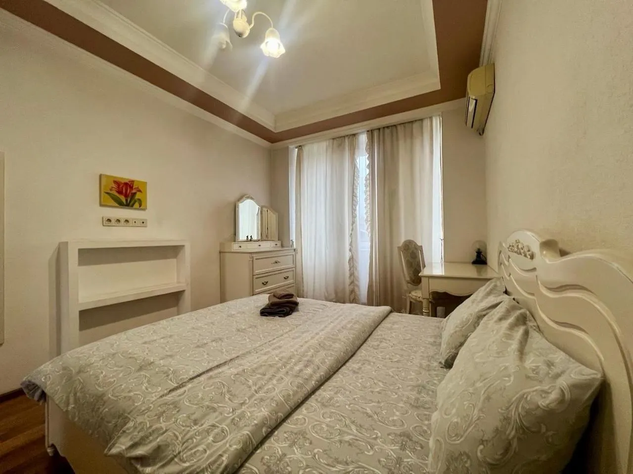 Apartments Near Arena City Kiev Ukrayna